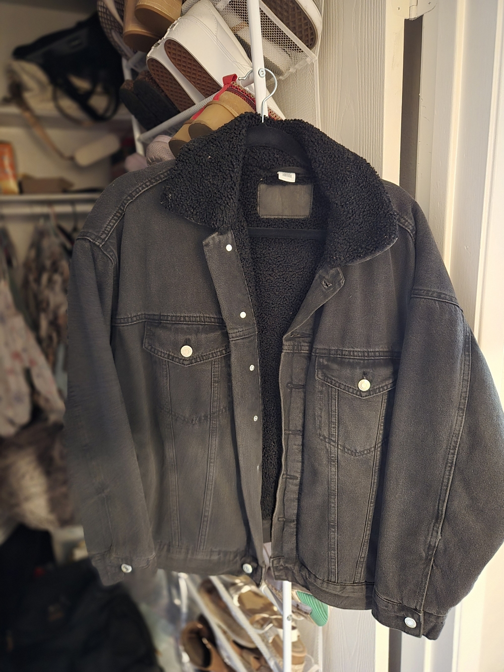 Womens Black Sherpa-Lined Denim Jacket